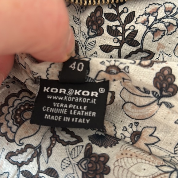 XXS black leather jacket. Fits like a zero. Buttery soft Italian leather. - Picture 7 of 7